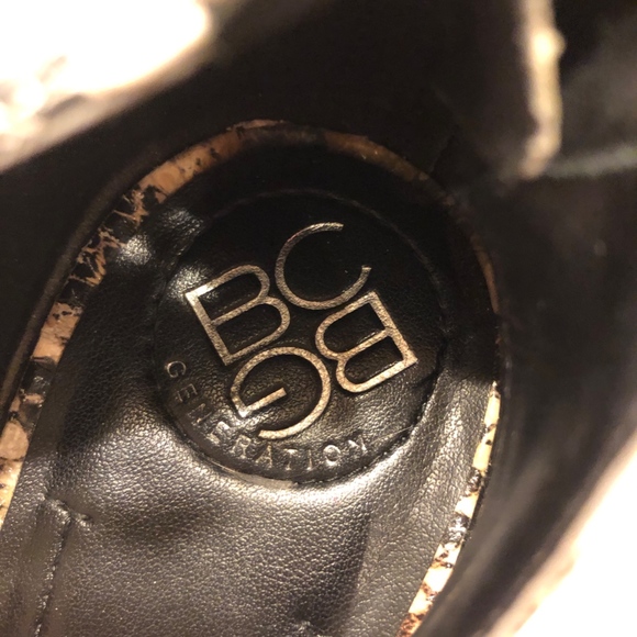 SOLD-Snake Print Heel Platform Sandals Sz9, w/Zipper - Picture 5 of 5